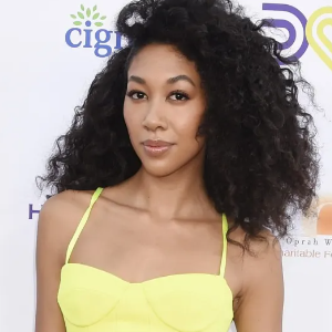 celebrity Aoki Lee Simmons